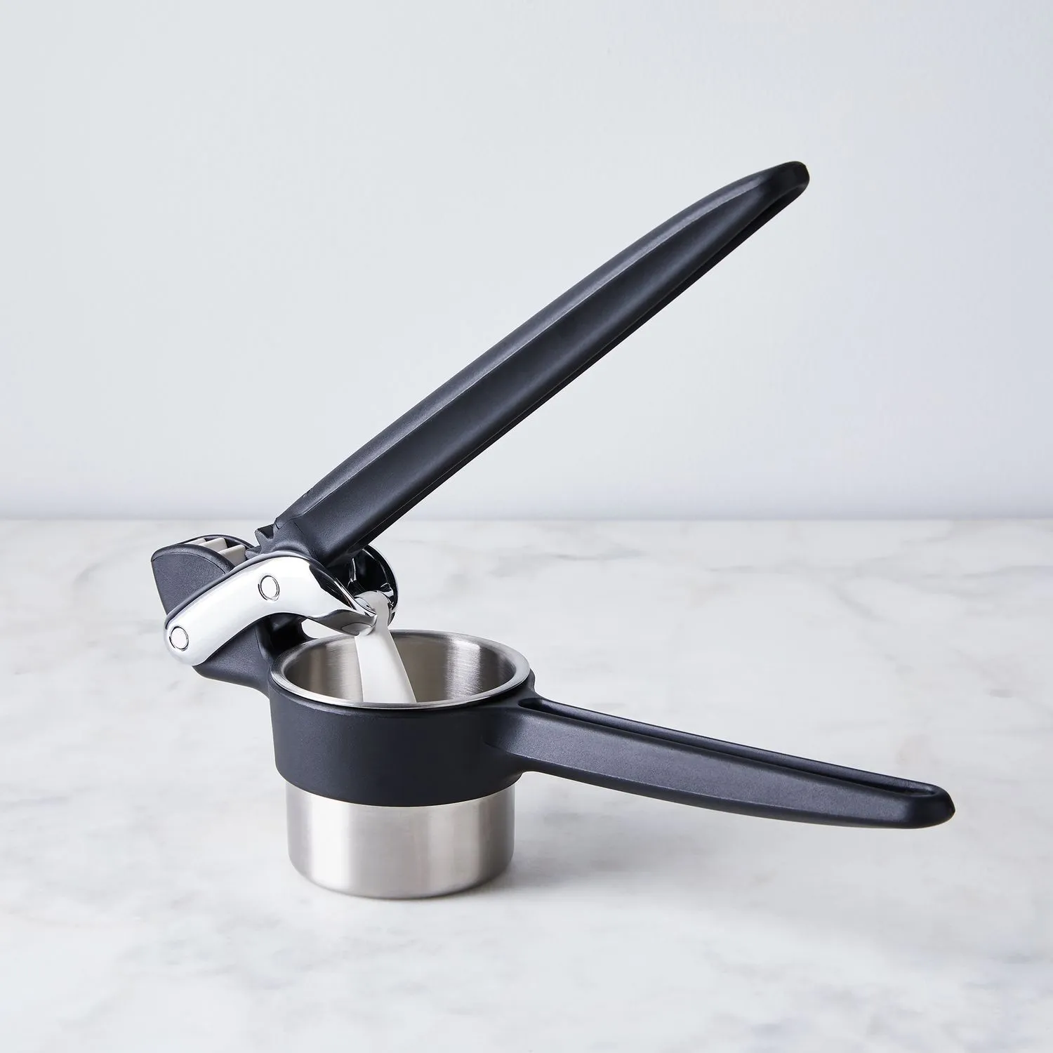 Chef'n FreshForce Potato Ricer Press, Dishwasher Safe in Black