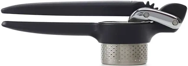 Chef'n FreshForce Potato Ricer Press, Dishwasher Safe in Black