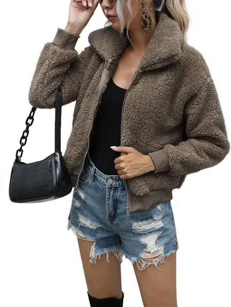 AKEWEI Women's Short Faux Fur Coat Casual Shaggy Jacket with Pockets Warm Winter Zip-Up Fluffy Outwear