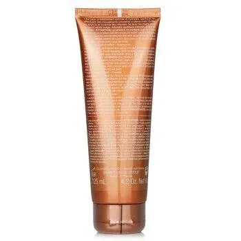 Clarins Self Tanning Milky Lotion | Self Tanner For Face and Body | Natural, Long-Lasting, Streak-Free, Sun-Kissed Glow and 24-Hour Hydration* | Non-Staining | Contains Glycerin | 4.2 Ounces