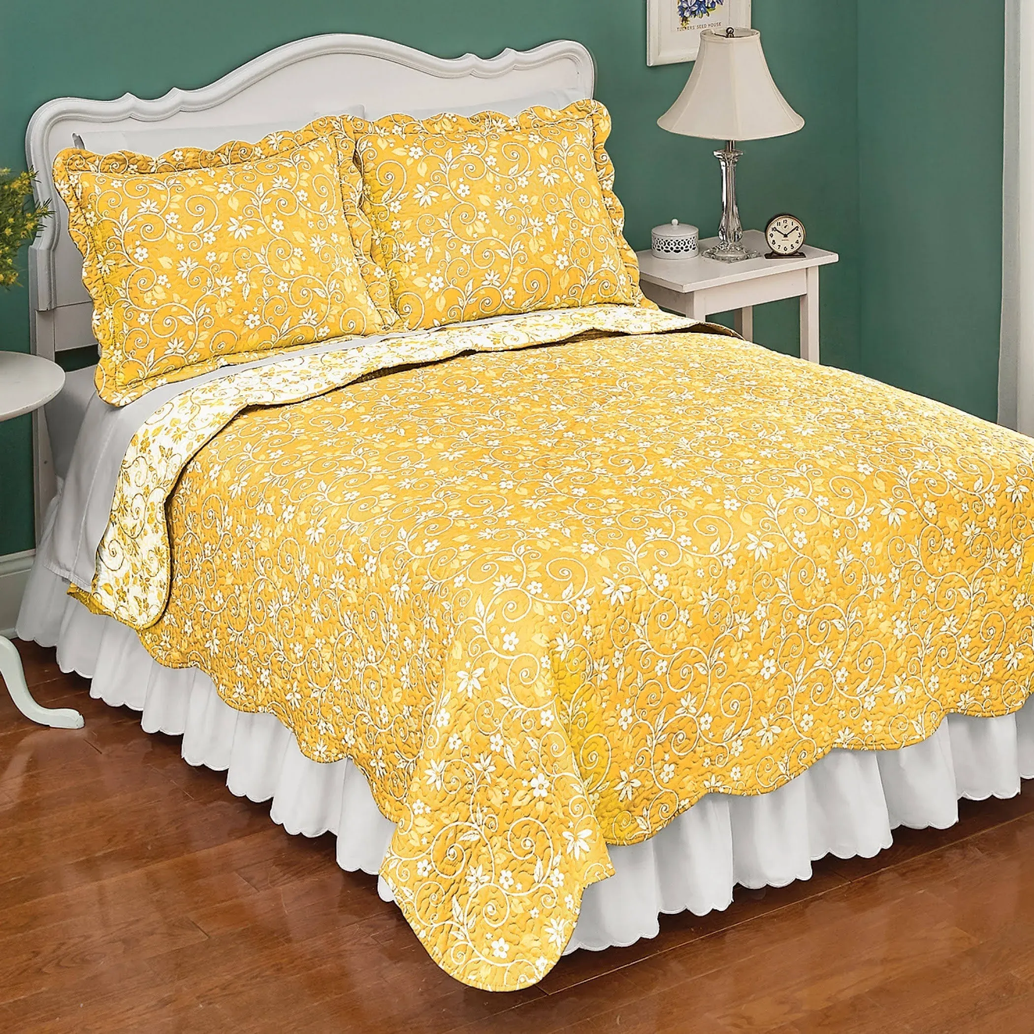 Collections Etc Reversible Floral Quilt with Scalloped Edges Rose Twin