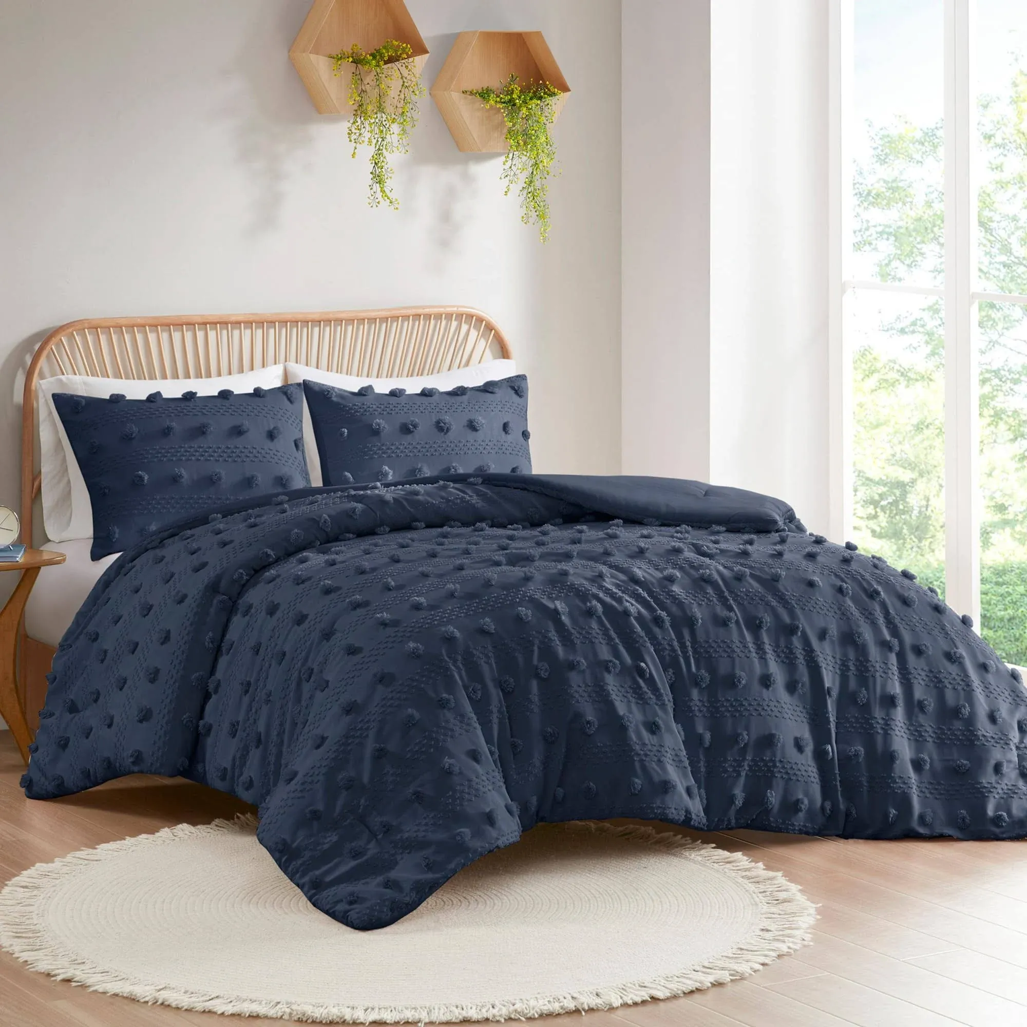 Intelligent Design Lucy Clip Jacquard Comforter Set