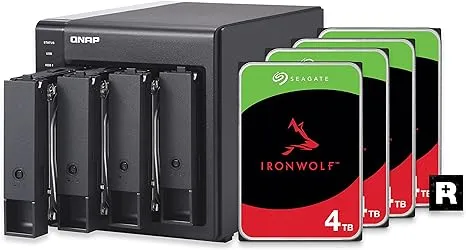 QNAP DAS de 4 bahías (USB tipo C) con capacidad de almacenamiento de 12 TB, paquete de discos duros RAID 5 Seagate IronWolf preconfigurado (TR-004-44R-US)