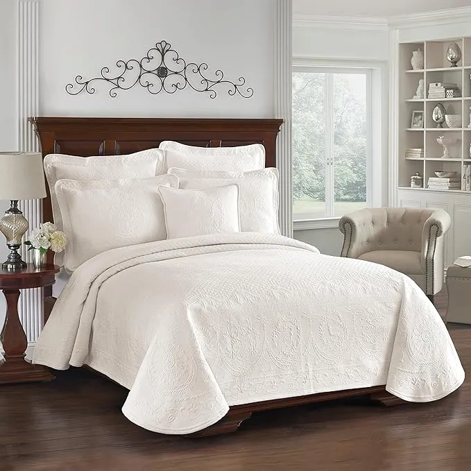 HISTORIC CHARLESTON Collection King Charles Modern Farmhouse Floral Matelasse Coverlet, Full/Queen, Ivory